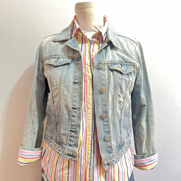 Women Gap striped button down shirt. - Picture 6 of 6